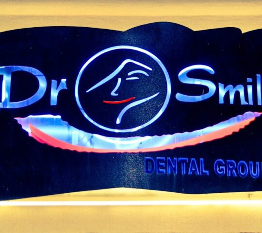 Dr. Smile: Kayvon Javid, DDS, Dentist in Lomita