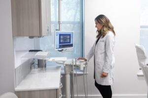 Dr. Evelyn E Baran, DDS